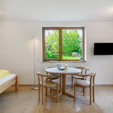 Im Rosengarten * Bodman-Ludwigshafen