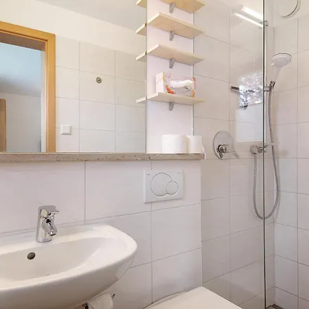 Im Rosengarten * Bodman-Ludwigshafen