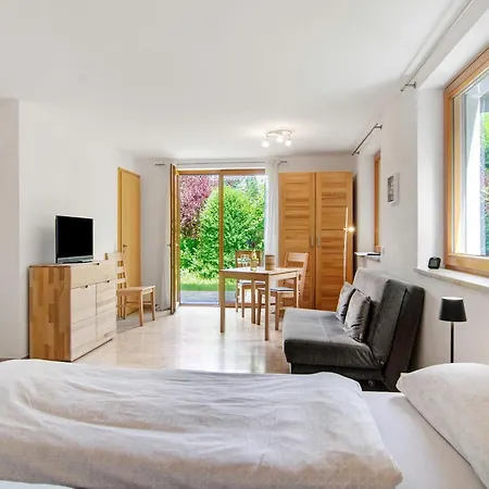 Im Rosengarten * Bodman-Ludwigshafen